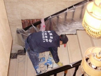 成都愛星保潔服務(wù)公司 專業(yè)石材翻新打磨，打造光亮如新的潔凈空間